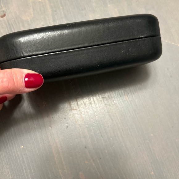 Balmain glasses case
Looks & works great - Picture 5 of 9